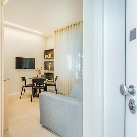 Urban Eden Nest - Smart Oasis In The Motor Valley Lägenhet *