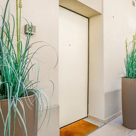 Urban Eden Nest - Smart Oasis In The Motor Valley Lägenhet Modena